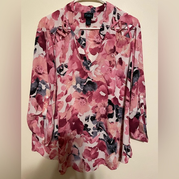 Floral blouse - Picture 1 of 4